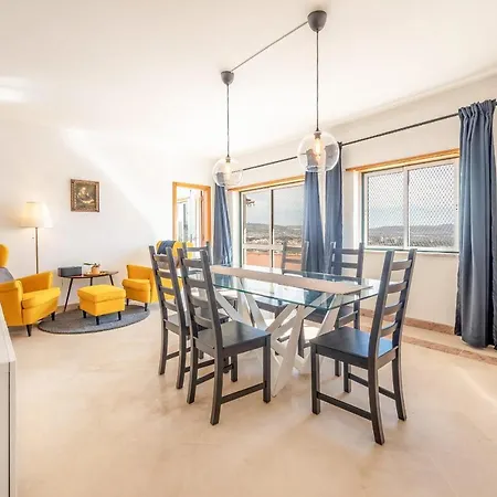 Guestready - A Vibrant Getaway Lägenhet Loures