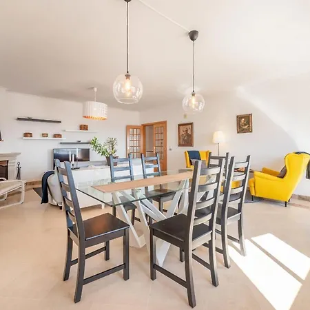 Guestready - A Vibrant Getaway Lägenhet Loures